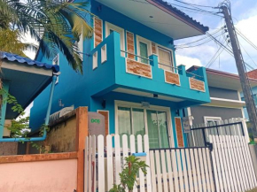  Bright Blue House  Банг-Тао-Бич